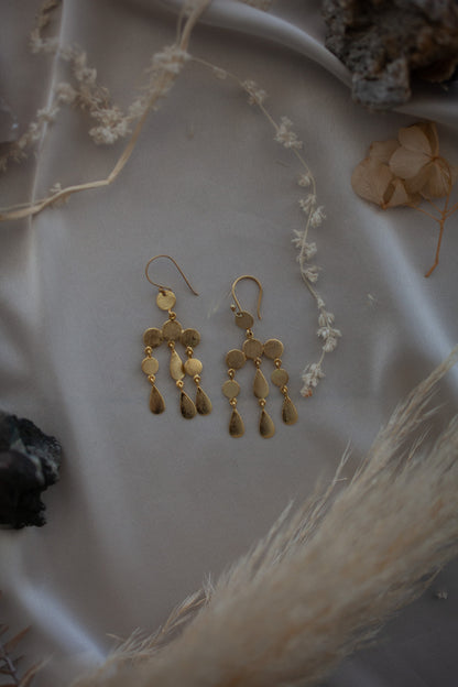Leda Chandelier Earrings Gold
